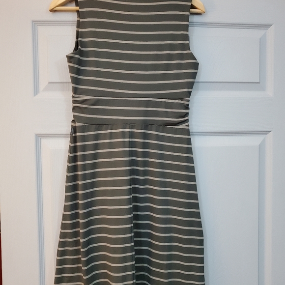 Eddie Bauer Travex Dress Grey Stripes Size XS Womens - Picture 4 of 5